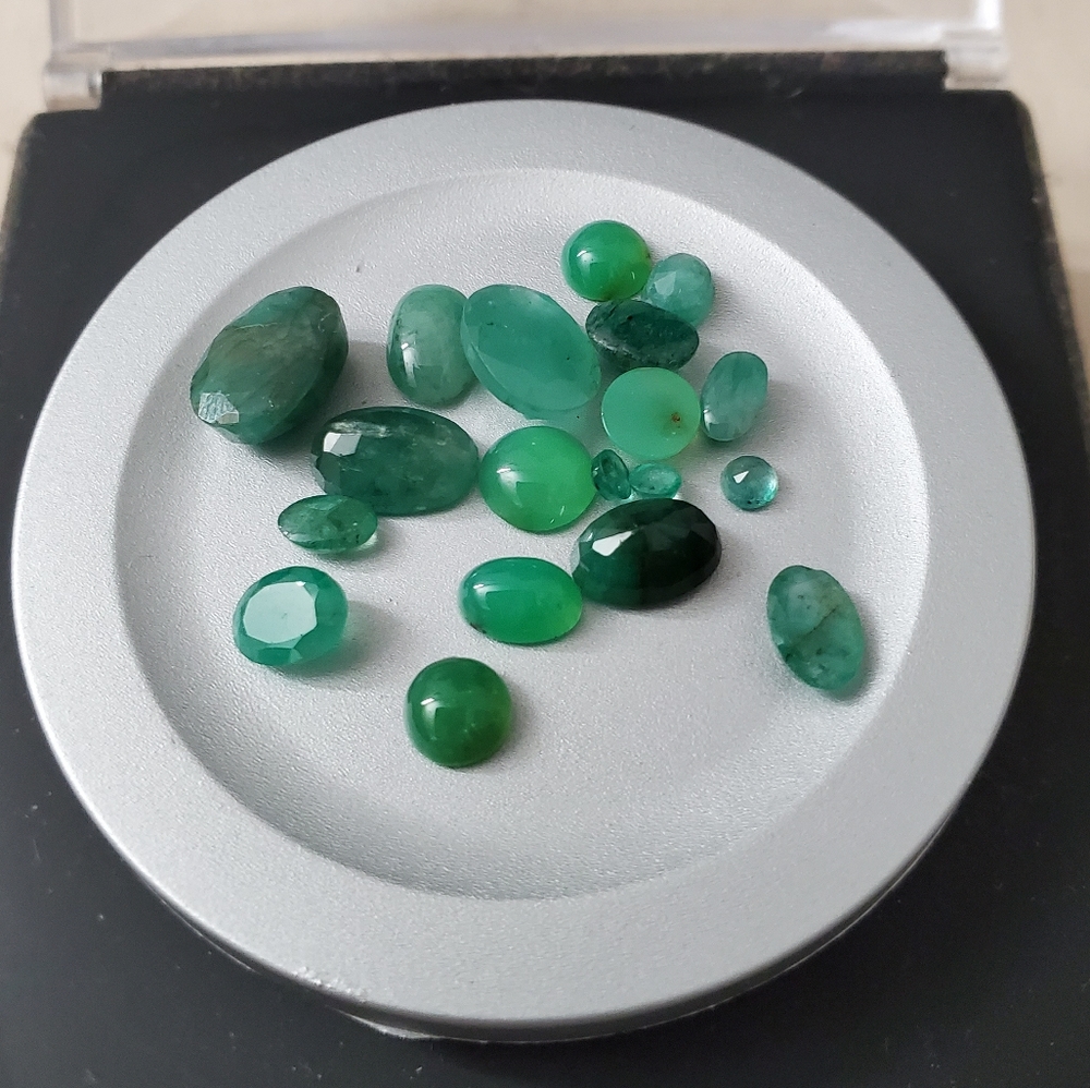 11 Carat Genuine Exquisite Emerald Lot – A Treasure of Possibilities